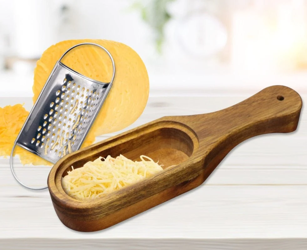 Grater with Removable Acacia Wood Collector - Image 3